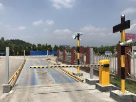 地磅防遙控儀能夠有效的防止車輛在上磅過程中由于不規(guī)范操作所引起的作弊現(xiàn)象